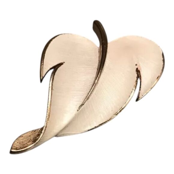 1960’s JJ signed Elegant Gold and Cream Brooch - Picture 3 of 7